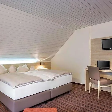 Business Class Haeckermuehle Hotell Tiefenbronn